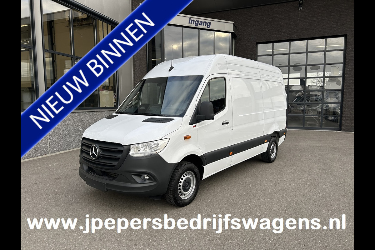 Mercedes-Benz Sprinter 317 CDI L2 H2 Pro Facelift / MBUX / Camera / Geveerde stoel / Cruise control / Airco / 270 Graden achterdeuren