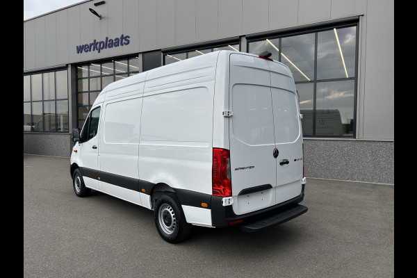 Mercedes-Benz Sprinter 317 CDI L2 H2 Pro Facelift / MBUX / Camera / Geveerde stoel / Cruise control / Airco / 270 Graden achterdeuren