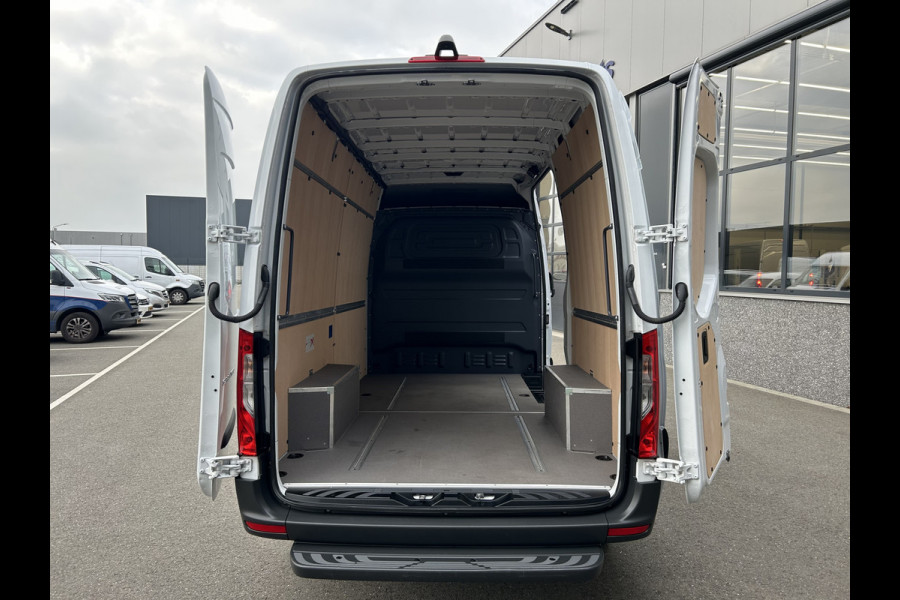 Mercedes-Benz Sprinter 317 CDI L2 H2 Pro Facelift / MBUX / Camera / Geveerde stoel / Cruise control / Airco / 270 Graden achterdeuren