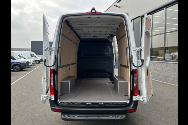 Mercedes-Benz Sprinter 317 CDI L2 H2 Pro Facelift / MBUX / Camera / Geveerde stoel / Cruise control / Airco / 270 Graden achterdeuren