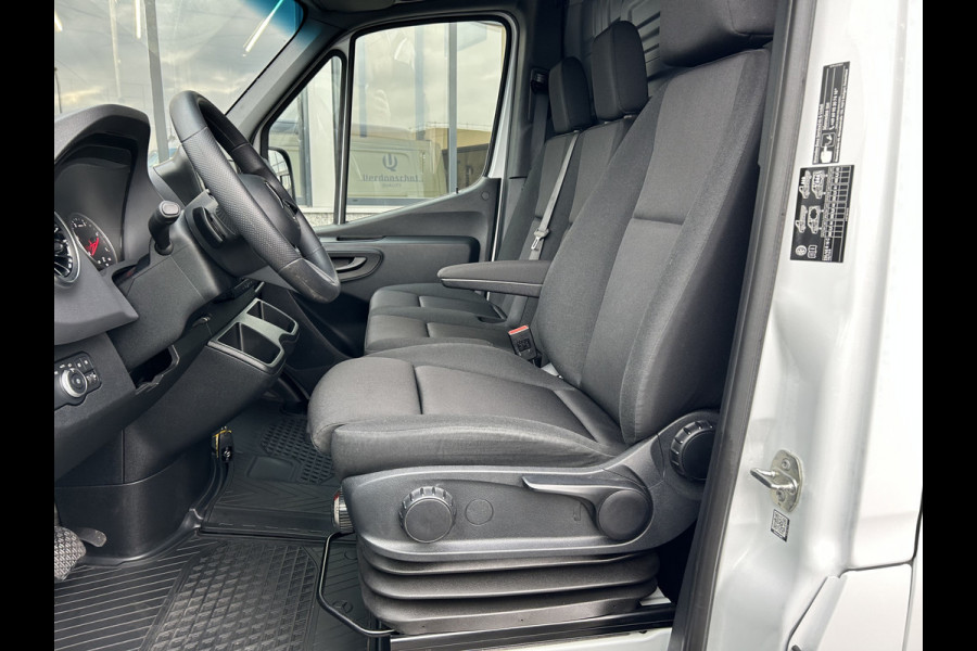 Mercedes-Benz Sprinter 317 CDI L2 H2 Pro Facelift / MBUX / Camera / Geveerde stoel / Cruise control / Airco / 270 Graden achterdeuren