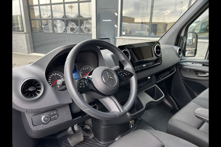 Mercedes-Benz Sprinter 317 CDI L2 H2 Pro Facelift / MBUX / Camera / Geveerde stoel / Cruise control / Airco / 270 Graden achterdeuren