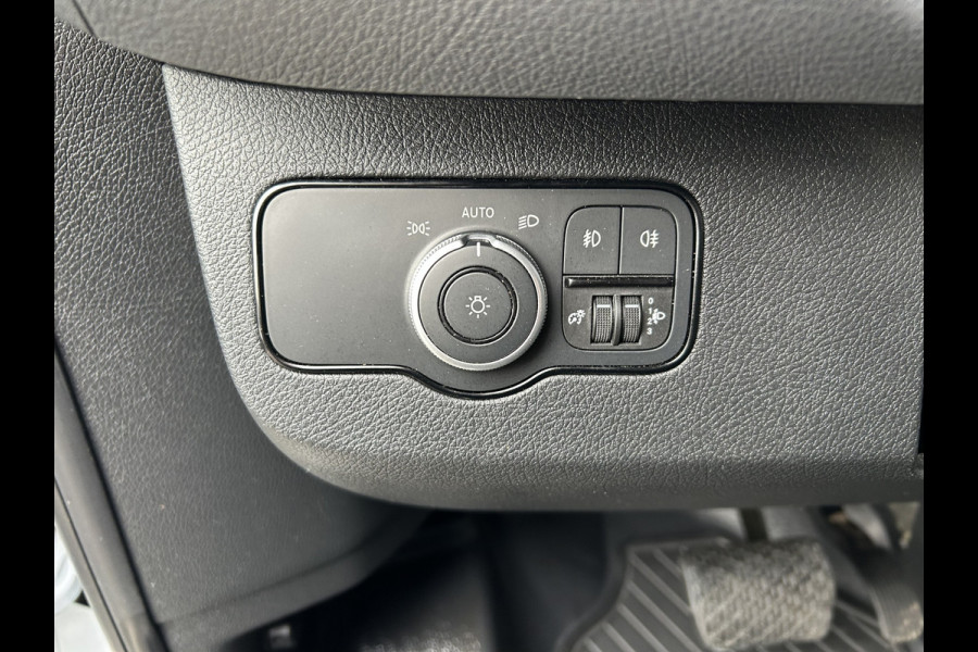 Mercedes-Benz Sprinter 317 CDI L2 H2 Pro Facelift / MBUX / Camera / Geveerde stoel / Cruise control / Airco / 270 Graden achterdeuren