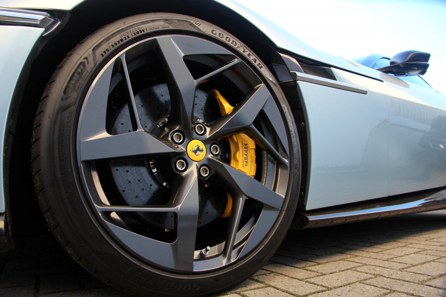 Ferrari 12Cilindri 6.5 V12 | Grigio Alloy | Full Carbon | Lift | 360