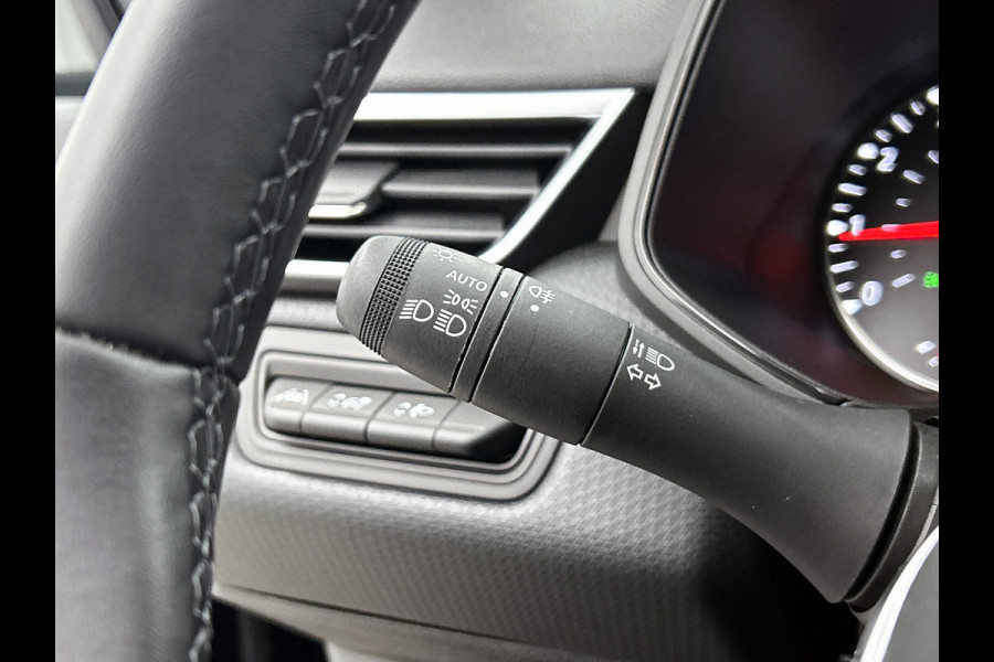 Renault Clio 1.0 TCe 92PK 5drs. Equilibre / Navigatie / Airco / Cruise-control /  Radio multimedia / 6Versn / Apk 03-2027