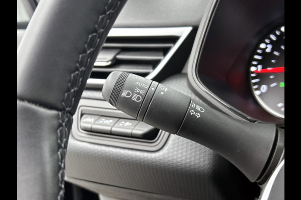 Renault Clio 1.0 TCe 92PK 5drs. Equilibre / Navigatie / Airco / Cruise-control /  Radio multimedia / 6Versn / Apk 03-2027