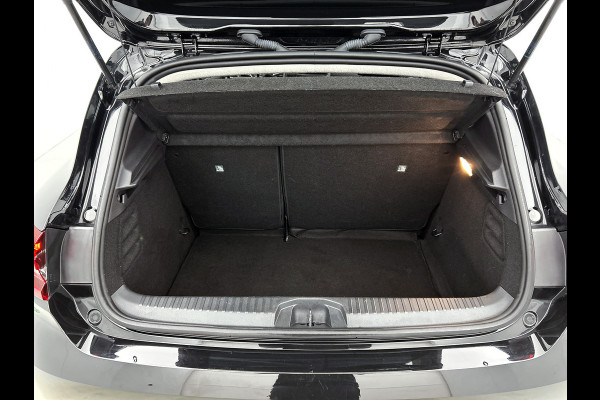 Renault Clio 1.0 TCe 92PK 5drs. Equilibre / Navigatie / Airco / Cruise-control /  Radio multimedia / 6Versn / Apk 03-2027