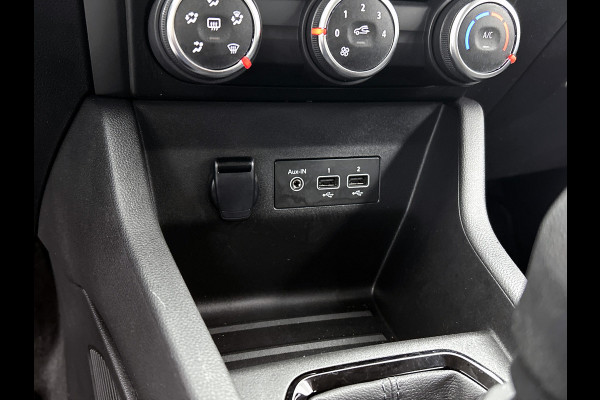 Renault Clio 1.0 TCe 92PK 5drs. Equilibre / Navigatie / Airco / Cruise-control /  Radio multimedia / 6Versn / Apk 03-2027