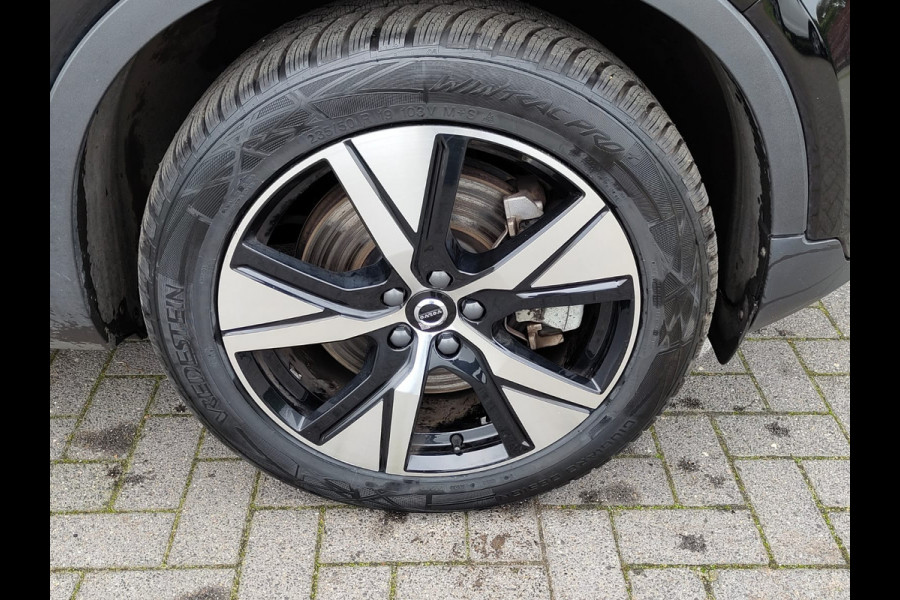 Volvo XC40 Recharge P8 AWD R-Design SOH 90% Adap.Cruise Navi Ecc Camera Apple Carplay Android Auto Pdc Stoelverwarming Lmv 19" Privacy Glas Google Maps DAB+ Origineel Nederlandse Auto Nieuwprijs  €59.825,- Export - Handel