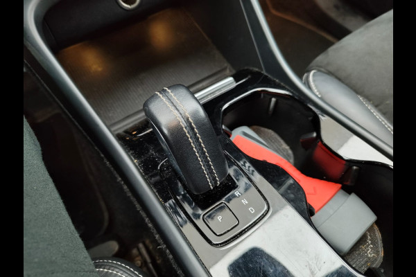 Volvo XC40 Recharge P8 AWD R-Design SOH 90% Adap.Cruise Navi Ecc Camera Apple Carplay Android Auto Pdc Stoelverwarming Lmv 19" Privacy Glas Google Maps DAB+ Origineel Nederlandse Auto Nieuwprijs  €59.825,- Export - Handel