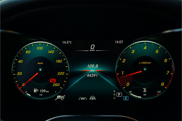 Mercedes-Benz C-Klasse 180 AMG Night Pano Distronic Leder 18"