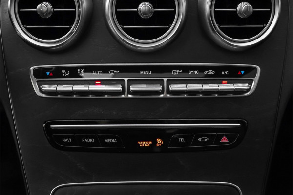 Mercedes-Benz C-Klasse 180 AMG Night Pano Distronic Leder 18"