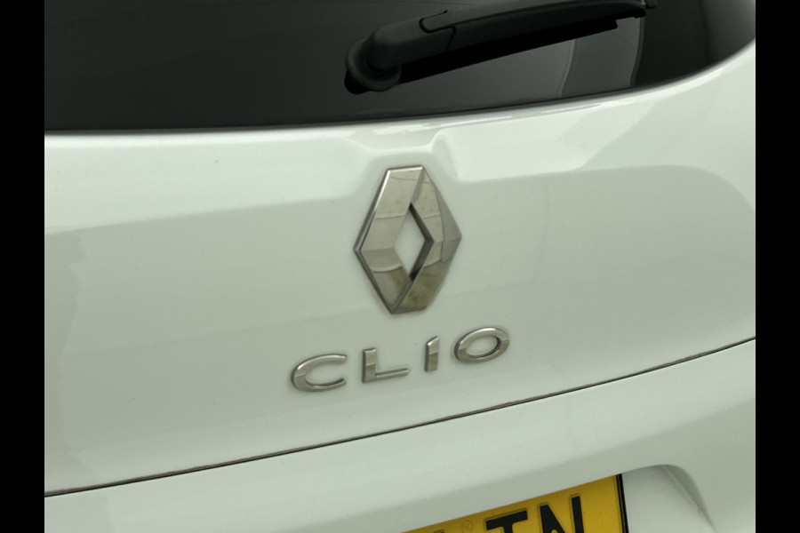 Renault Clio Estate 0.9 TCe Limited 90PK / Pdc. / Airco / Navigatie / Radio multimedia / Apk 02-2026