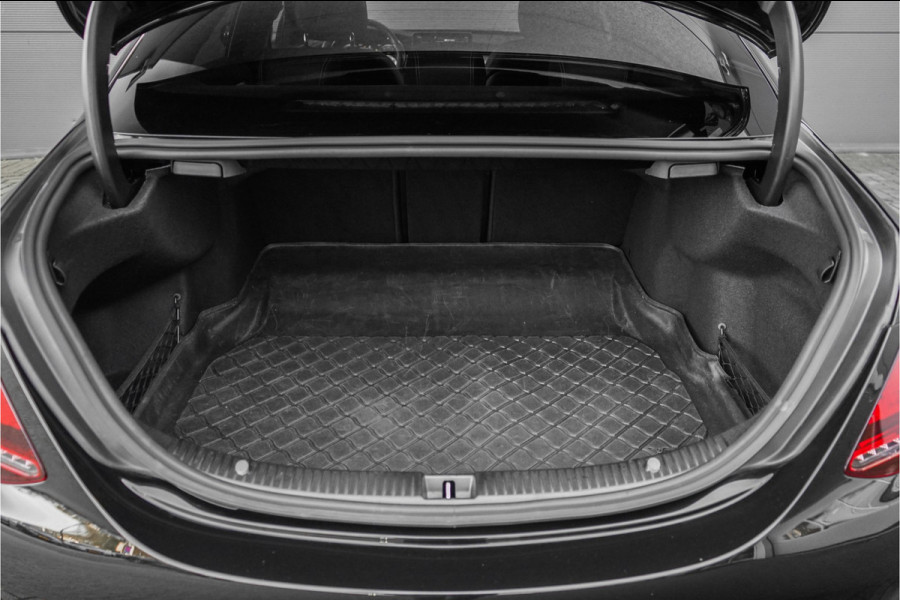 Mercedes-Benz C-Klasse 180 AMG Night Pano Distronic Leder 18"