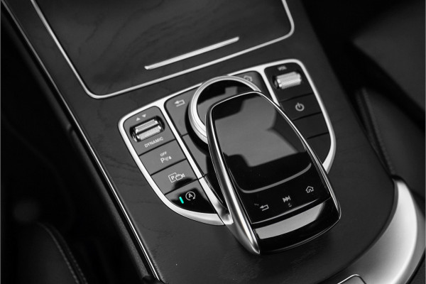 Mercedes-Benz C-Klasse 180 AMG Night Pano Distronic Leder 18"