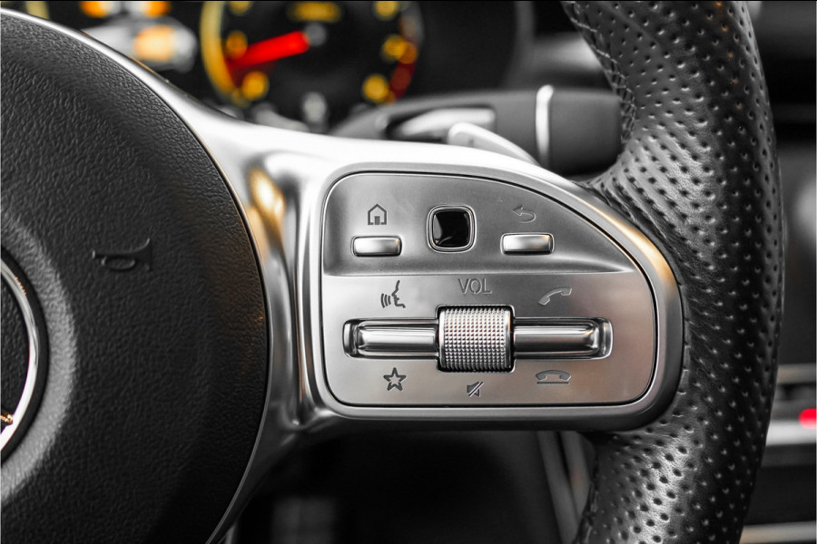 Mercedes-Benz C-Klasse 180 AMG Night Pano Distronic Leder 18"