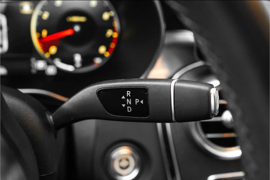 Mercedes-Benz C-Klasse 180 AMG Night Pano Distronic Leder 18"