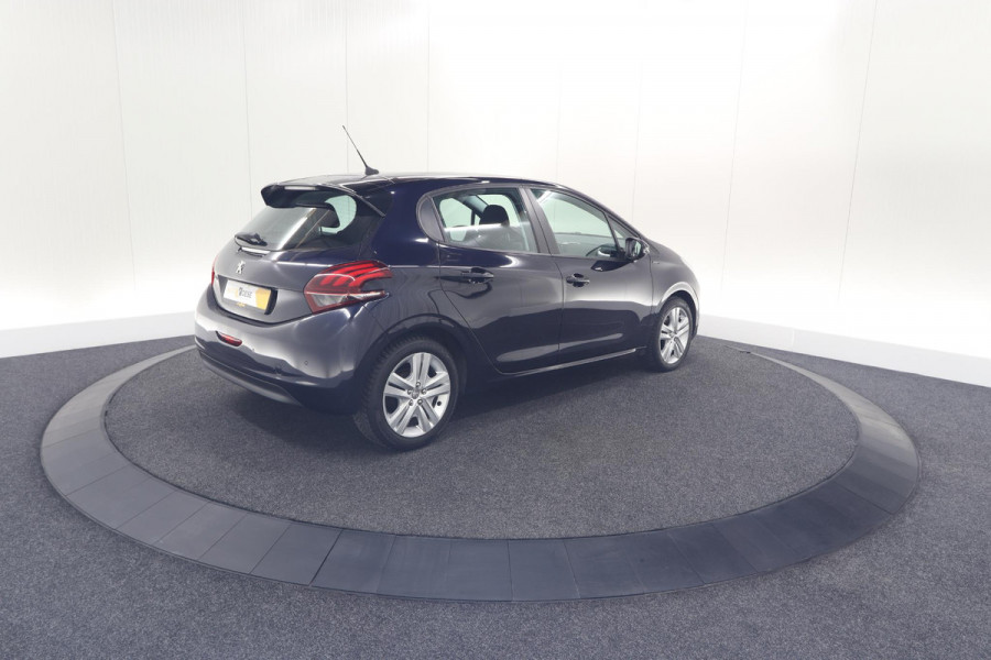Peugeot 208 PureTech 82 Signature | Allseason banden | Navigatie | Parkeersensoren