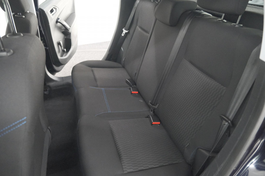 Peugeot 208 PureTech 82 Signature | Allseason banden | Navigatie | Parkeersensoren