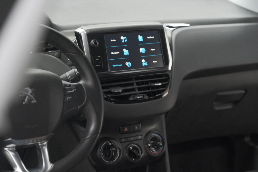 Peugeot 208 PureTech 82 Signature | Allseason banden | Navigatie | Parkeersensoren