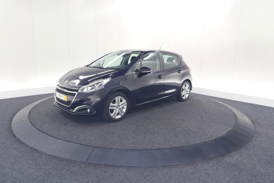 Peugeot 208 PureTech 82 Signature | Allseason banden | Navigatie | Parkeersensoren