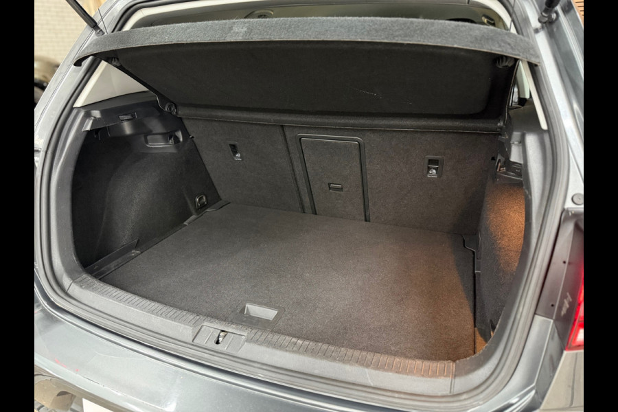 Volkswagen Golf 1.5 TSI DSG Automaat | IQ.Drive | Trekhaak | Carplay | Adaptive Cruise