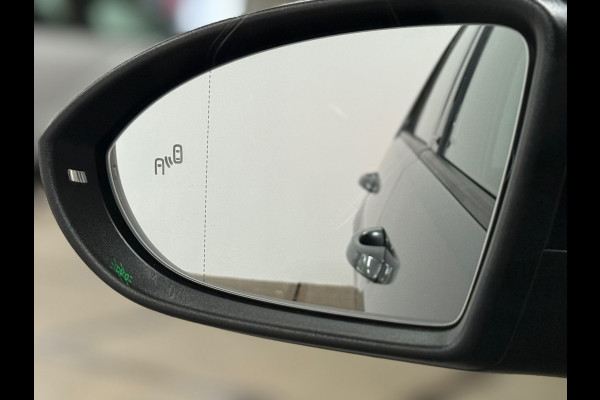 Volkswagen Golf 1.5 TSI DSG Automaat | IQ.Drive | Trekhaak | Carplay | Adaptive Cruise