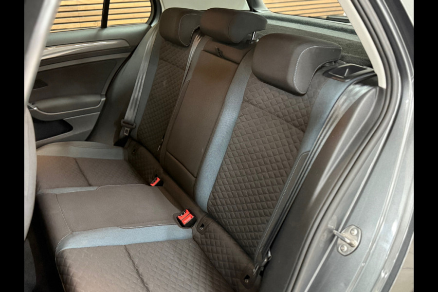 Volkswagen Golf 1.5 TSI DSG Automaat | IQ.Drive | Trekhaak | Carplay | Adaptive Cruise