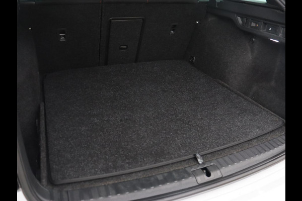 Škoda Octavia 2.0 TSI RS | 245pk | Trekhaak | Stoelverwarming | Adaptive cruise | Camera | Sfeerverlichting | Navigatie | Canton Sound | Sportstoelen | Virtual Cockpit | Full LED