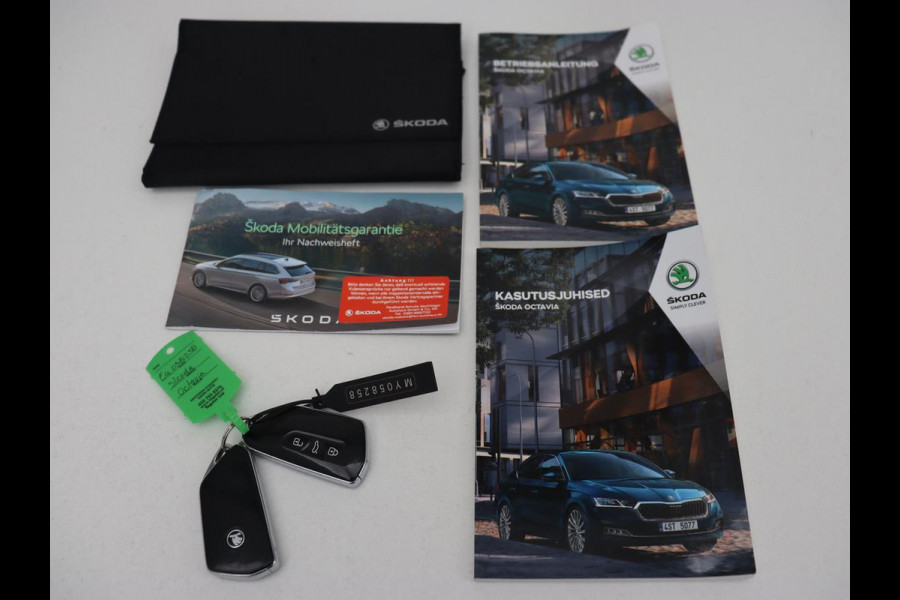 Škoda Octavia 2.0 TSI RS | 245pk | Trekhaak | Stoelverwarming | Adaptive cruise | Camera | Sfeerverlichting | Navigatie | Canton Sound | Sportstoelen | Virtual Cockpit | Full LED