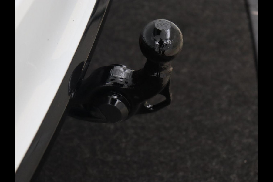 Škoda Octavia 2.0 TSI RS | 245pk | Trekhaak | Stoelverwarming | Adaptive cruise | Camera | Sfeerverlichting | Navigatie | Canton Sound | Sportstoelen | Virtual Cockpit | Full LED