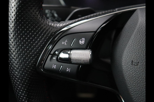 Škoda Octavia 2.0 TSI RS | 245pk | Trekhaak | Stoelverwarming | Adaptive cruise | Camera | Sfeerverlichting | Navigatie | Canton Sound | Sportstoelen | Virtual Cockpit | Full LED