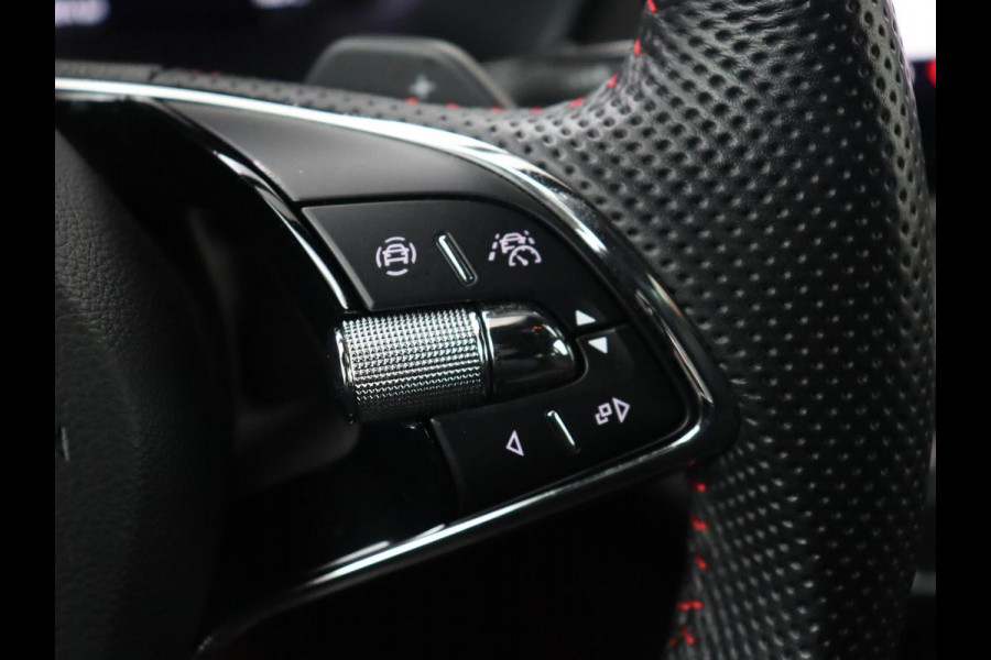 Škoda Octavia 2.0 TSI RS | 245pk | Trekhaak | Stoelverwarming | Adaptive cruise | Camera | Sfeerverlichting | Navigatie | Canton Sound | Sportstoelen | Virtual Cockpit | Full LED