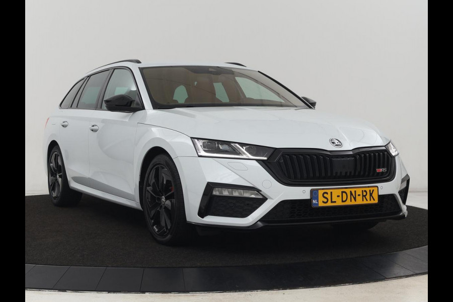 Škoda Octavia 2.0 TSI RS | 245pk | Trekhaak | Stoelverwarming | Adaptive cruise | Camera | Sfeerverlichting | Navigatie | Canton Sound | Sportstoelen | Virtual Cockpit | Full LED