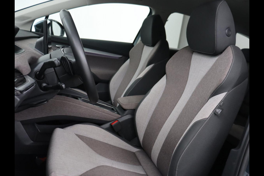 Škoda ENYAQ iV 80 | Warmtepomp | Trekhaak | Matrix LED | Adaptive cruise | Keyless | Camera | Half leder | Stuurverwarming | Memory | Navigatie | Climate control | Dodehoek detectie | Getint glas