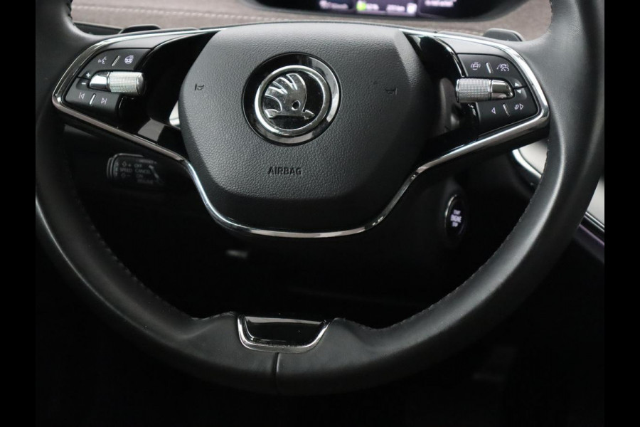 Škoda ENYAQ iV 80 | Warmtepomp | Trekhaak | Matrix LED | Adaptive cruise | Keyless | Camera | Half leder | Stuurverwarming | Memory | Navigatie | Climate control | Dodehoek detectie | Getint glas