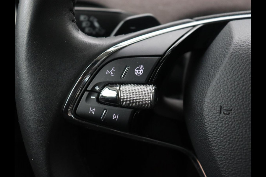 Škoda ENYAQ iV 80 | Warmtepomp | Trekhaak | Matrix LED | Adaptive cruise | Keyless | Camera | Half leder | Stuurverwarming | Memory | Navigatie | Climate control | Dodehoek detectie | Getint glas