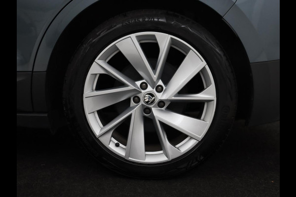 Škoda ENYAQ iV 80 | Warmtepomp | Trekhaak | Matrix LED | Adaptive cruise | Keyless | Camera | Half leder | Stuurverwarming | Memory | Navigatie | Climate control | Dodehoek detectie | Getint glas