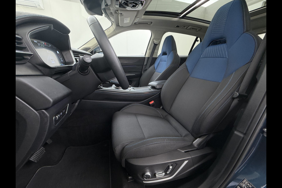 Lynk & Co 01**Gereserveerd** PHEV AUT-7 261pk Pano-Schuifdak Lmv 20" 360°Camera Apple Carplay Android Auto Adap.Cruise Navi Pdc Ecc Keyless Led Plug-In Hybri Elek.Memory.Stoel File assistent Dodehoek detector Elektrisch bedienbare achterklep Rijstrooksensor Wifi Verkeersbord detectie 425Nm koppel 3,7kw laadvermogen  1800kg Trekvermogen 1e Eigenaar Origineel Nederlandse auto!