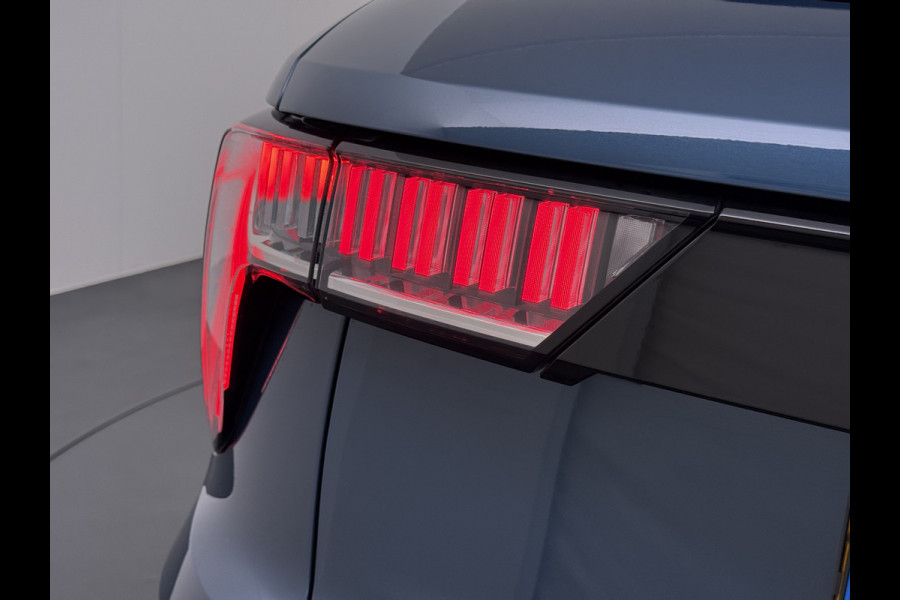 Lynk & Co 01**Gereserveerd** PHEV AUT-7 261pk Pano-Schuifdak Lmv 20" 360°Camera Apple Carplay Android Auto Adap.Cruise Navi Pdc Ecc Keyless Led Plug-In Hybri Elek.Memory.Stoel File assistent Dodehoek detector Elektrisch bedienbare achterklep Rijstrooksensor Wifi Verkeersbord detectie 425Nm koppel 3,7kw laadvermogen  1800kg Trekvermogen 1e Eigenaar Origineel Nederlandse auto!