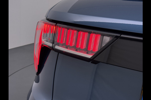 Lynk & Co 01**Gereserveerd** PHEV AUT-7 261pk Pano-Schuifdak Lmv 20" 360°Camera Apple Carplay Android Auto Adap.Cruise Navi Pdc Ecc Keyless Led Plug-In Hybri Elek.Memory.Stoel File assistent Dodehoek detector Elektrisch bedienbare achterklep Rijstrooksensor Wifi Verkeersbord detectie 425Nm koppel 3,7kw laadvermogen  1800kg Trekvermogen 1e Eigenaar Origineel Nederlandse auto!