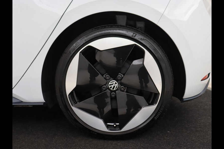 Volkswagen ID.3 First Max 58 kWh | Panoramadak | Head-Up | Stoelverwarming | Massage | Matrix LED | Adaptive cruise | 20'' | Keyless | Navigatie | Dodehoek detectie | Sfeerverlichting