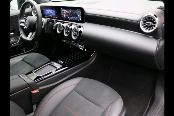 Mercedes-Benz CLA-Klasse Shooting Brake 250 e Star Edition AMG Line | Night Pakket | Sfeerverlichting | Ledkoplampen | Apple CarPlay | Keyless-Go | Inclusief 24 maanden MB Certified garantie voor Europa.
