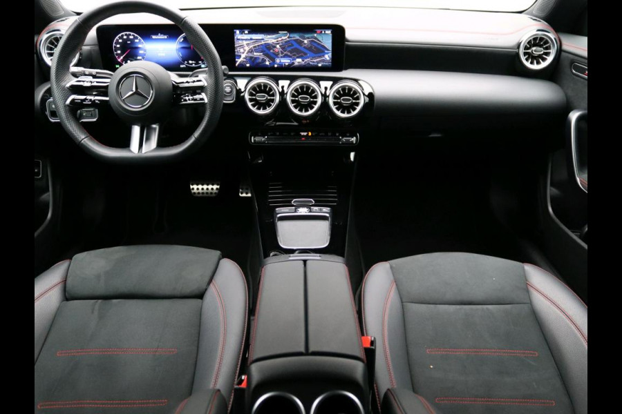 Mercedes-Benz CLA-Klasse Shooting Brake 250 e Star Edition AMG Line | Night Pakket | Sfeerverlichting | Ledkoplampen | Apple CarPlay | Keyless-Go | Inclusief 24 maanden MB Certified garantie voor Europa.