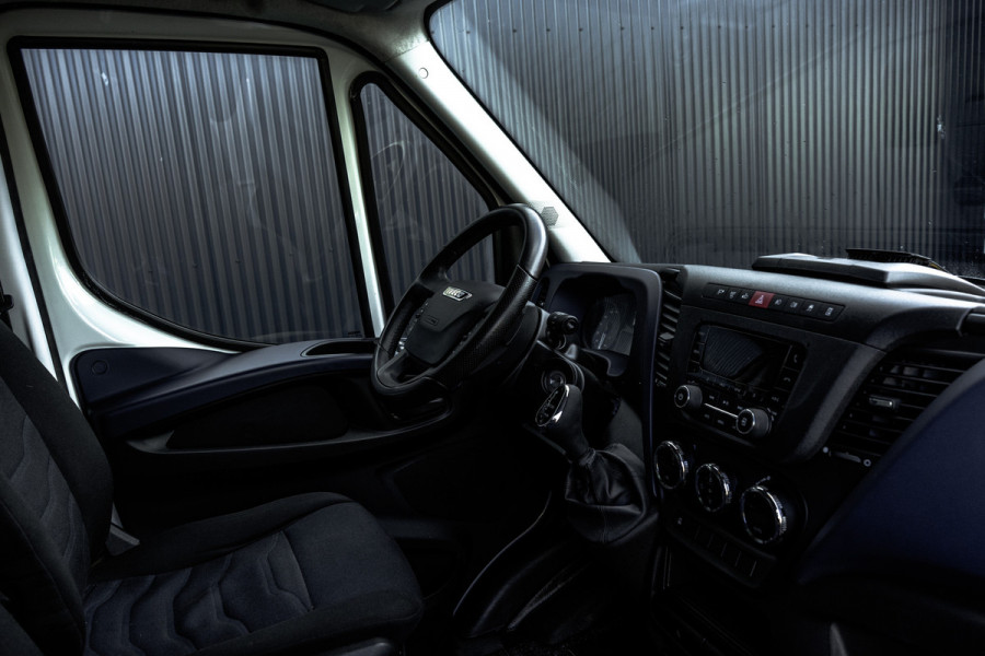 Iveco Daily 35C16 | Bakwagen met Laadklep | Automaat | Climatic | Cruise