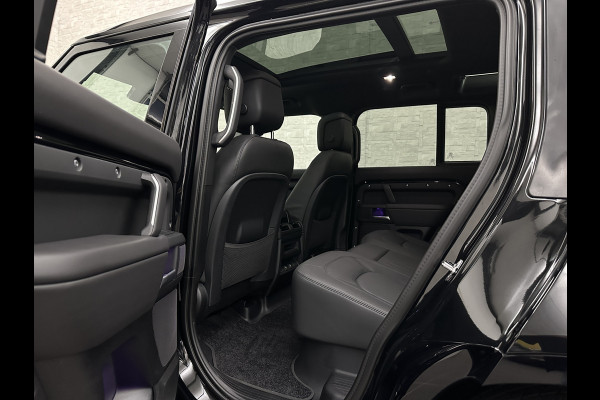 Land Rover Defender 110 2.0 P300e 110 X-Dynamic HSE | Black-Optic | Panorama | 360 Camera | Meridian | Trekhaak | Luchtvering | ACC | Stoelventilatie | Cold-Climate Pack | Leder | Head-Up | Keyless-Entry | Luchtvering | 22'' | Memory | Interieurdelen Leder | Standkachel | Dodehoek |