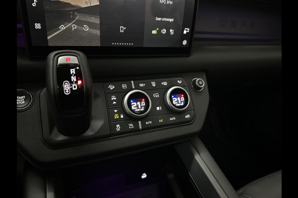 Land Rover Defender 110 2.0 P300e 110 X-Dynamic HSE | Black-Optic | Panorama | 360 Camera | Meridian | Trekhaak | Luchtvering | ACC | Stoelventilatie | Cold-Climate Pack | Leder | Head-Up | Keyless-Entry | Luchtvering | 22'' | Memory | Interieurdelen Leder | Standkachel | Dodehoek |