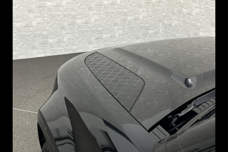 Land Rover Defender 110 2.0 P300e 110 X-Dynamic HSE | Black-Optic | Panorama | 360 Camera | Meridian | Trekhaak | Luchtvering | ACC | Stoelventilatie | Cold-Climate Pack | Leder | Head-Up | Keyless-Entry | Luchtvering | 22'' | Memory | Interieurdelen Leder | Standkachel | Dodehoek |