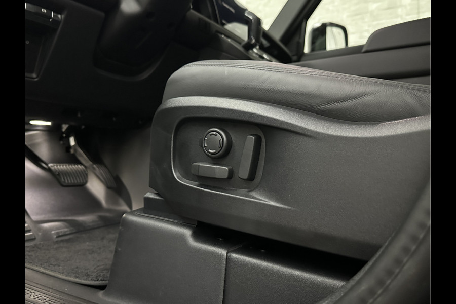Land Rover Defender 110 2.0 P300e 110 X-Dynamic HSE | Black-Optic | Panorama | 360 Camera | Meridian | Trekhaak | Luchtvering | ACC | Stoelventilatie | Cold-Climate Pack | Leder | Head-Up | Keyless-Entry | Luchtvering | 22'' | Memory | Interieurdelen Leder | Standkachel | Dodehoek |