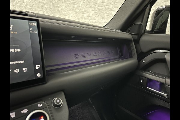 Land Rover Defender 110 2.0 P300e 110 X-Dynamic HSE | Black-Optic | Panorama | 360 Camera | Meridian | Trekhaak | Luchtvering | ACC | Stoelventilatie | Cold-Climate Pack | Leder | Head-Up | Keyless-Entry | Luchtvering | 22'' | Memory | Interieurdelen Leder | Standkachel | Dodehoek |